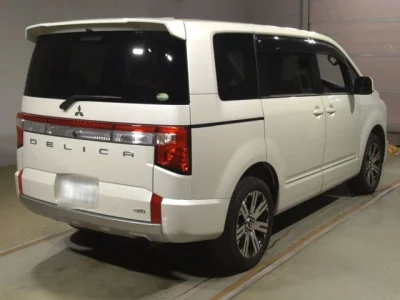 Mitsubishi DELICA D5