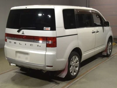 Mitsubishi DELICA D5