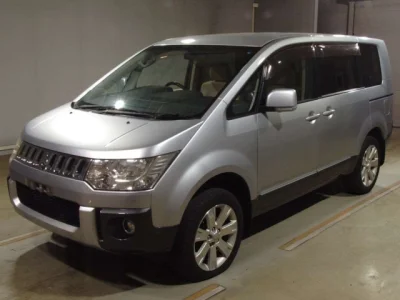 Mitsubishi DELICA D5