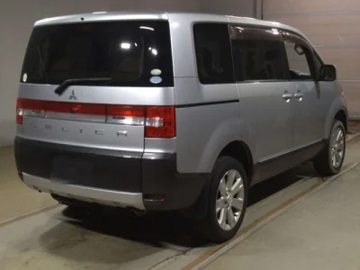 Mitsubishi DELICA D5