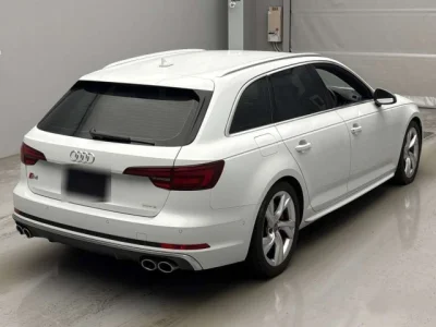 Audi S4