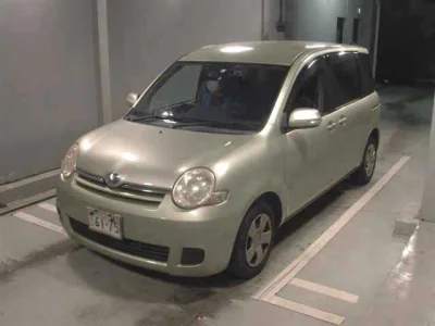 Toyota Sienta