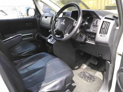 Mitsubishi DELICA D5