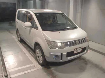 Mitsubishi DELICA D5