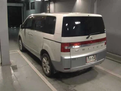 Mitsubishi DELICA D5