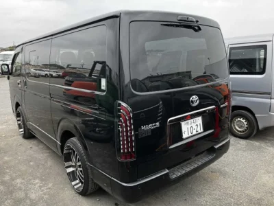 Toyota HiAce Van