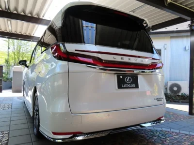 Lexus LM500h