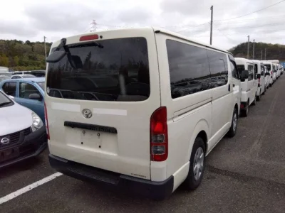 Toyota HiAce Van