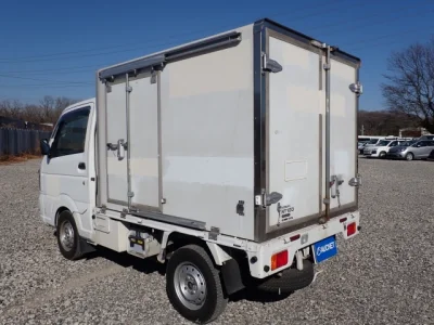 Nissan NT100 Clipper