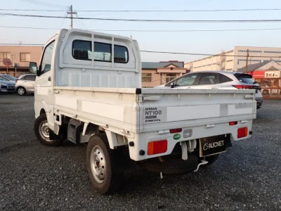 Nissan NT100 Clipper