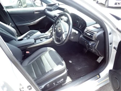 Lexus IS300h