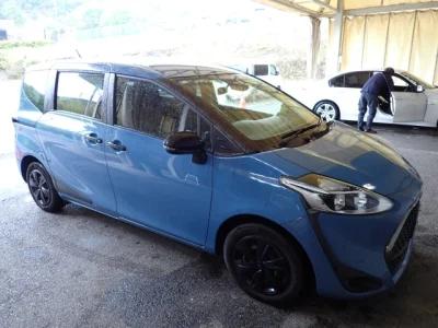 Toyota Sienta