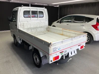 Nissan NT100 Clipper