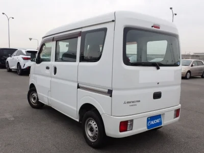 Mitsubishi Minicab Van
