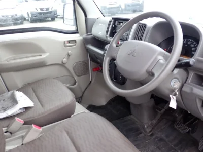 Mitsubishi Minicab Van