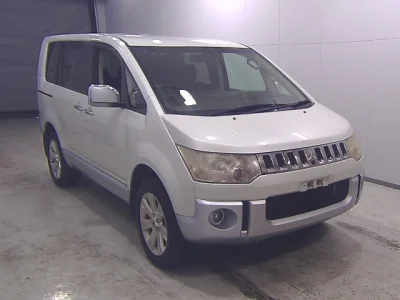 Mitsubishi DELICA D5