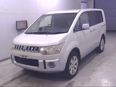 Mitsubishi DELICA D5