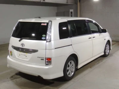 Toyota ISIS