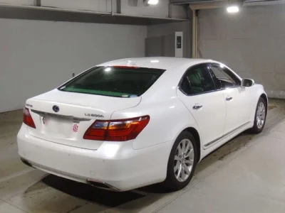 Lexus LS600h