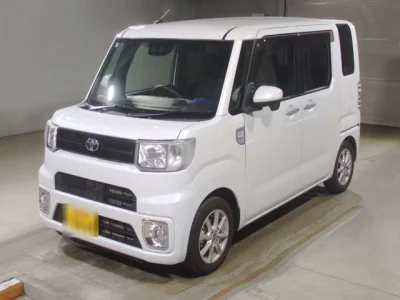 Toyota Pixis Mega