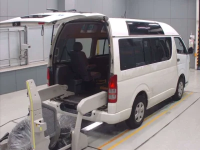 Toyota HiAce Van