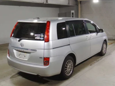 Toyota ISIS