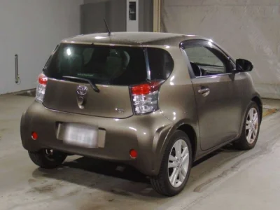 Toyota iQ