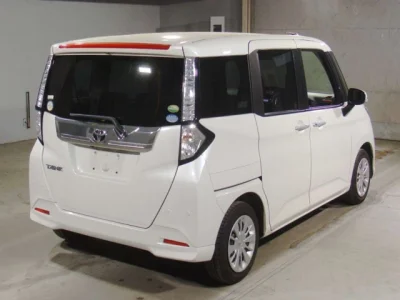 Toyota TANK