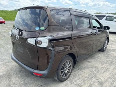 Toyota Sienta