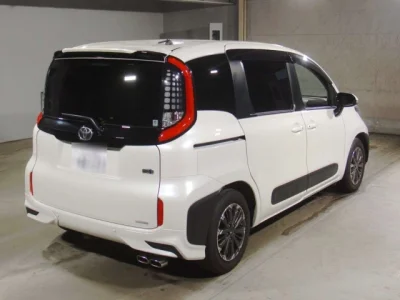 Toyota Sienta