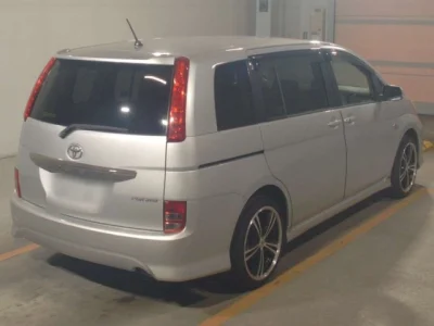 Toyota ISIS
