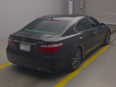 Lexus LS600hL