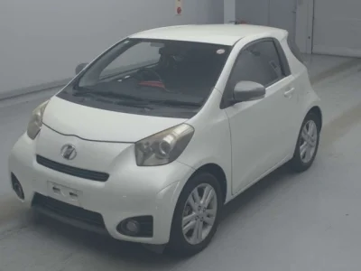 Toyota iQ