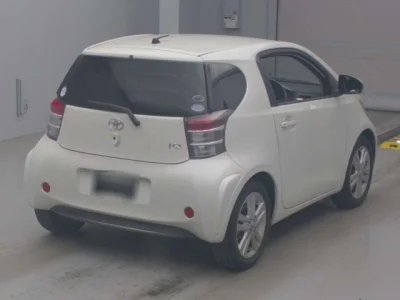 Toyota iQ