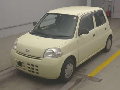 Daihatsu Esse