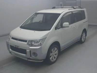 Mitsubishi DELICA D5