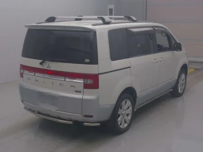Mitsubishi DELICA D5