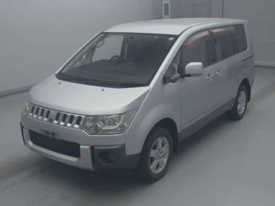 Mitsubishi DELICA D5