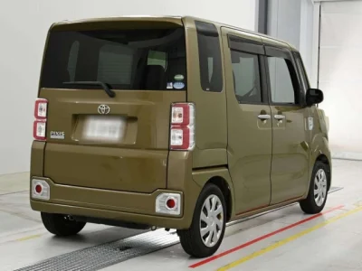 Toyota Pixis Mega