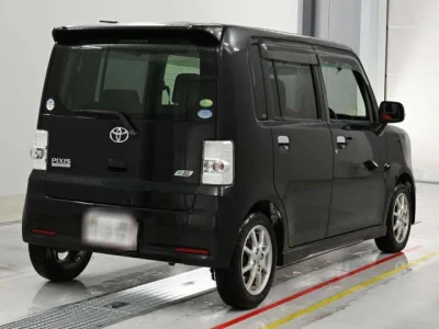 Toyota Pixis Space