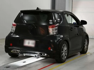 Toyota iQ