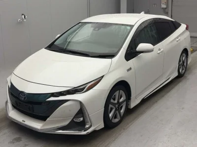Toyota Prius PHV