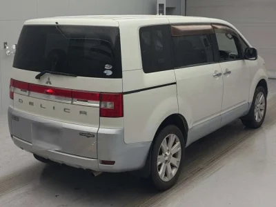 Mitsubishi DELICA D5
