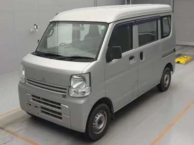 Mitsubishi Minicab Van