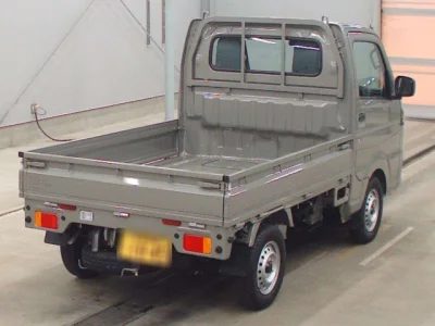 Nissan NT100 Clipper