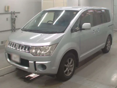 Mitsubishi DELICA D5