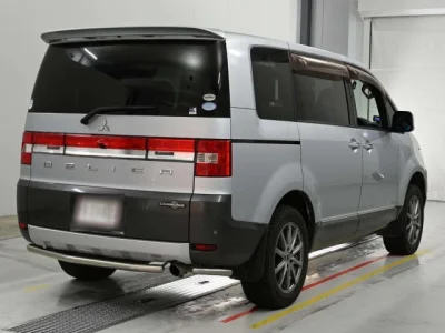 Mitsubishi DELICA D5