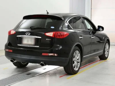 Nissan SKYLINE CROSSOVER