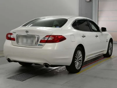 Nissan CIMA
