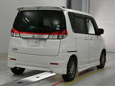Mitsubishi Delica D:2